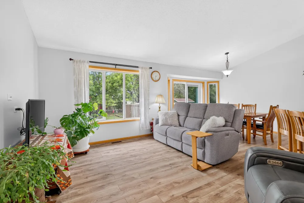 11182 Woods Edge Avenue Becker, MN 55308