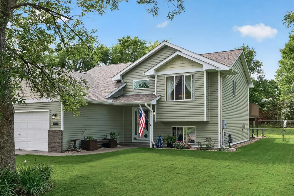 11182 Woods Edge Avenue Becker, MN 55308