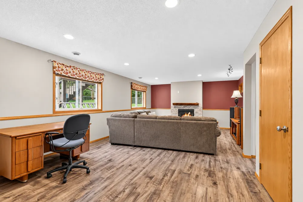 11182 Woods Edge Avenue Becker, MN 55308