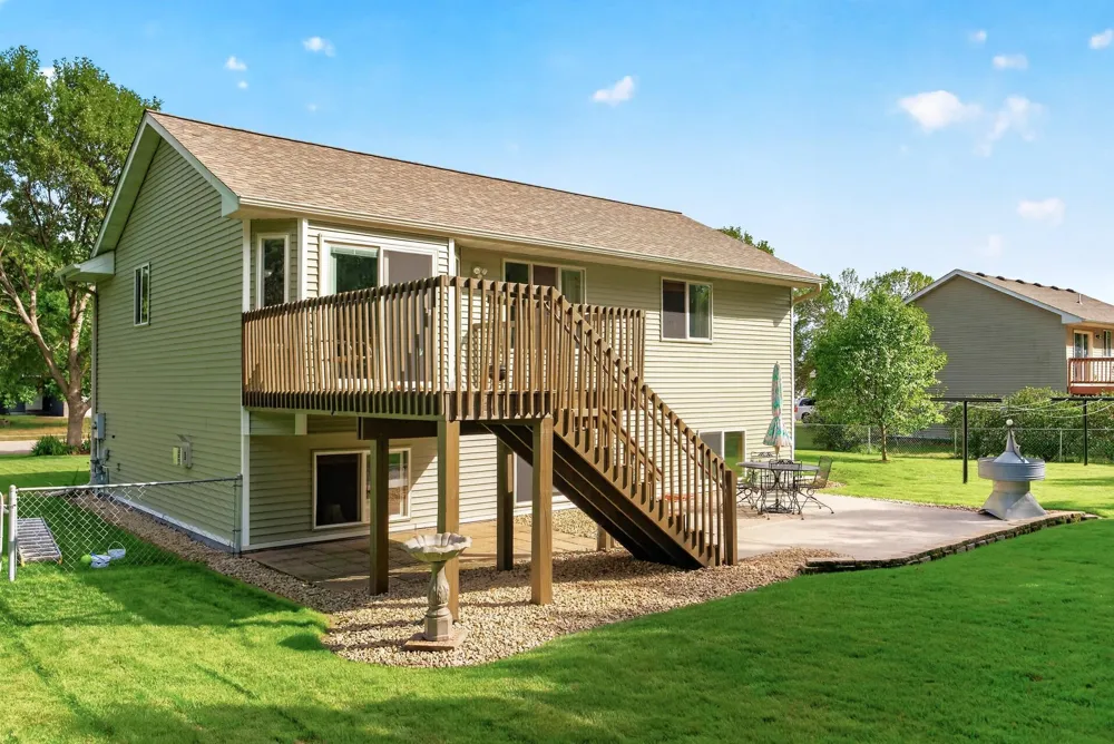 11182 Woods Edge Avenue Becker, MN 55308