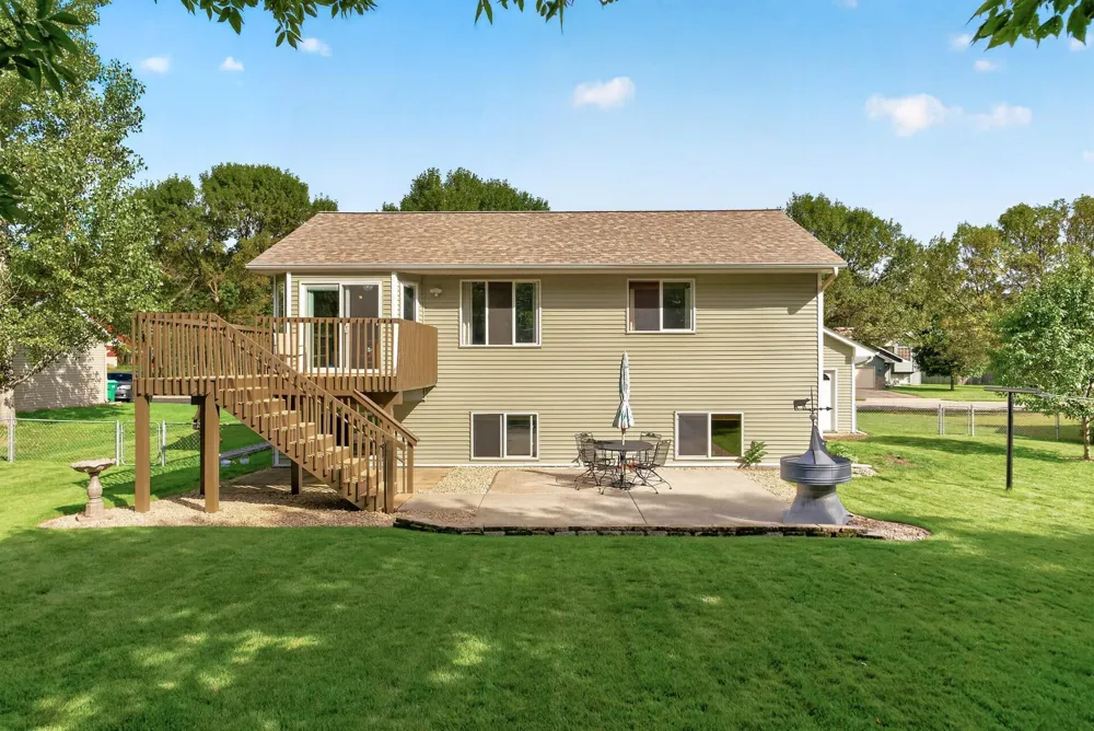 11182 Woods Edge Avenue Becker, MN 55308