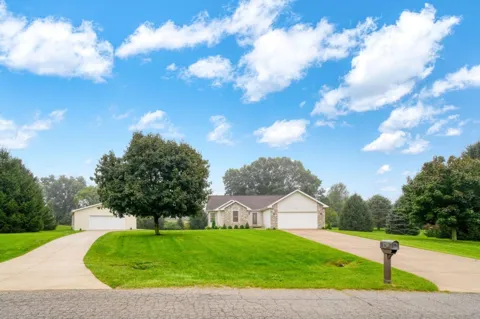 1239 Breezy Lane