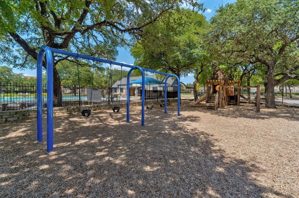 3915 Idalia Drive Austin, TX 78749