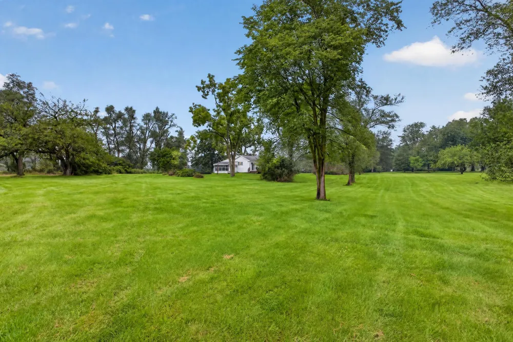 13545 E Austin Road Manchester, MI 48158