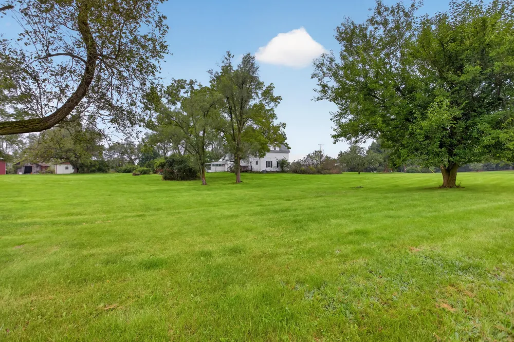13545 E Austin Road Manchester, MI 48158