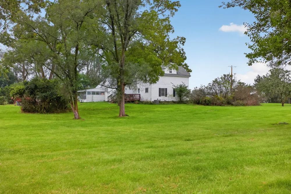13545 E Austin Road Manchester, MI 48158