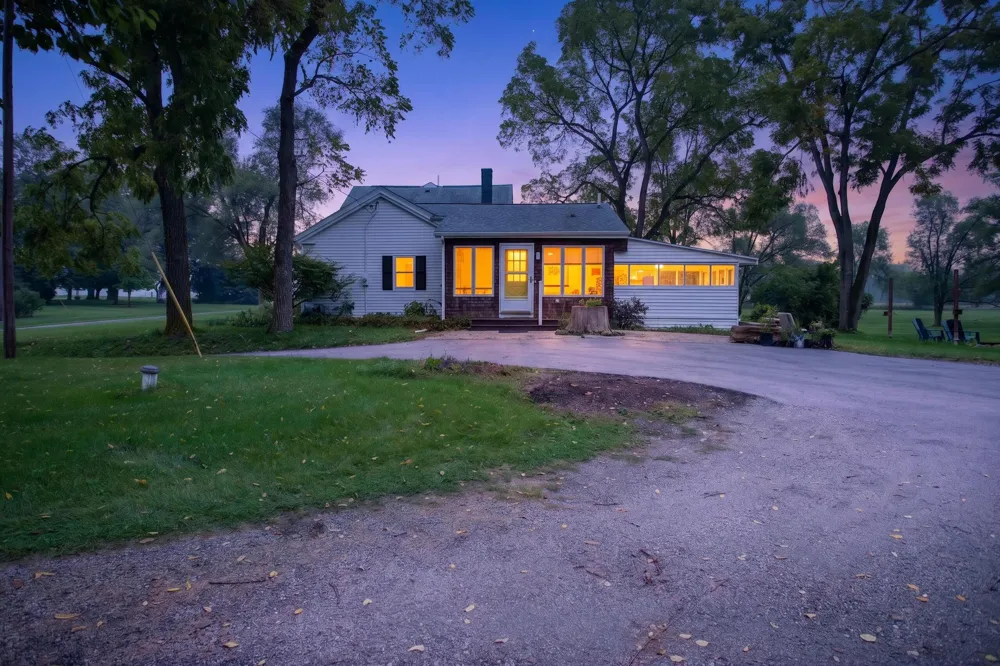 13545 E Austin Road Manchester, MI 48158