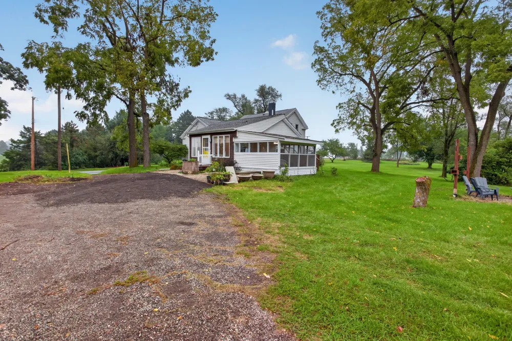 13545 E Austin Road Manchester, MI 48158