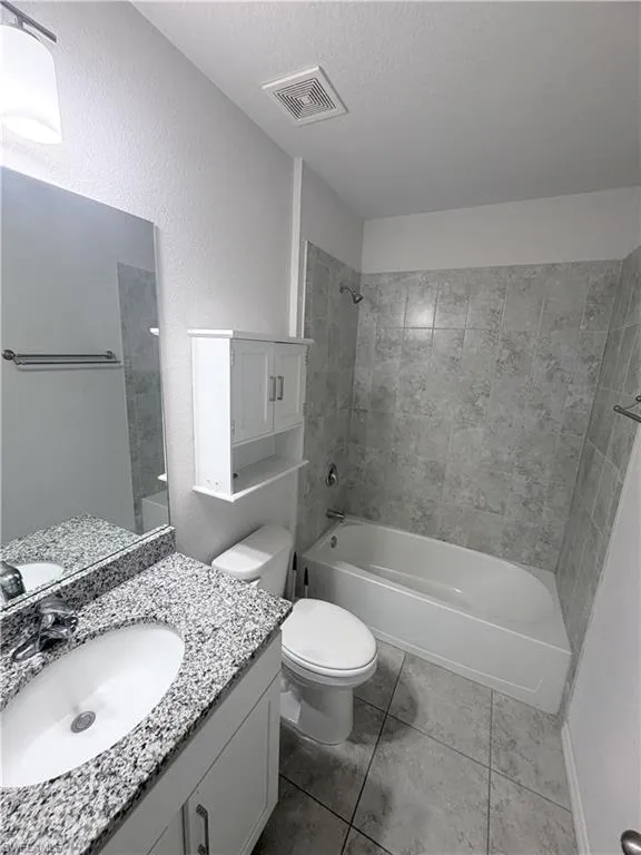 328 Jacaranda Parkway E Cape Coral, FL 33909