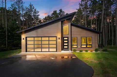 1857 Cascade Trail