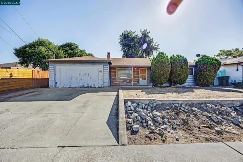 1909 Dennis Dr