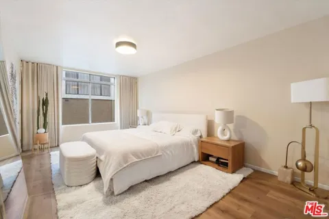 7270 Hillside Avenue #208