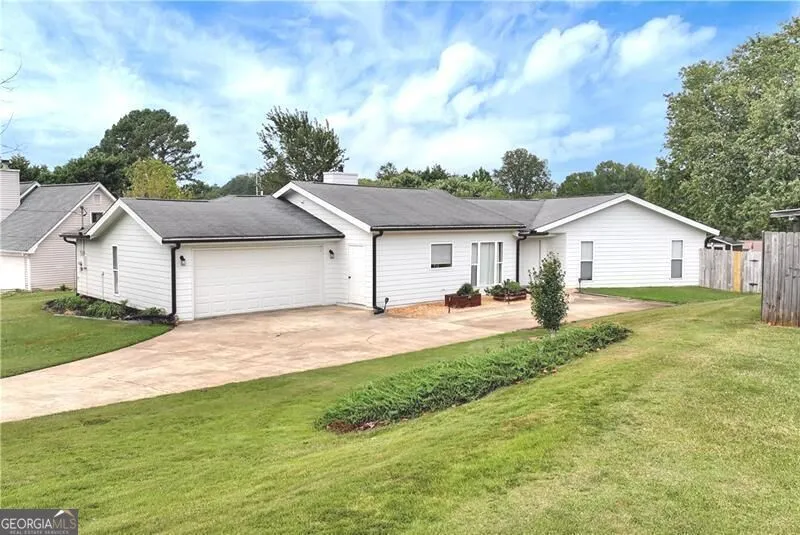 5640 Raintree TRCE Oakwood, GA 30566