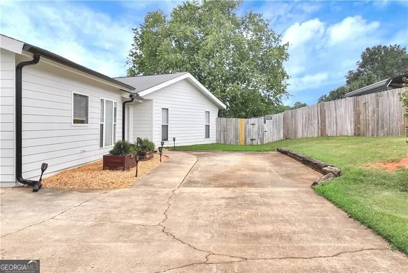 5640 Raintree TRCE Oakwood, GA 30566
