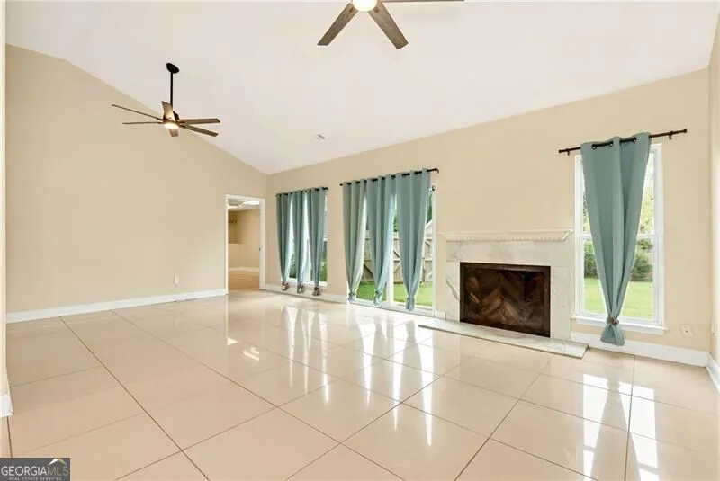 5640 Raintree TRCE Oakwood, GA 30566