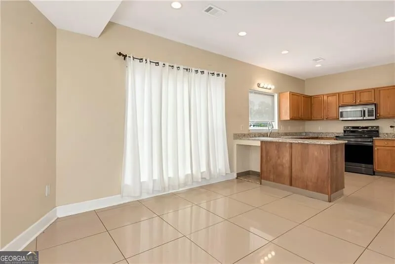5640 Raintree TRCE Oakwood, GA 30566