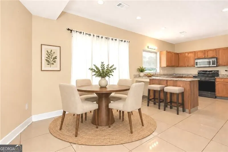 5640 Raintree TRCE Oakwood, GA 30566