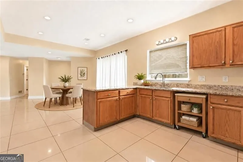 5640 Raintree TRCE Oakwood, GA 30566