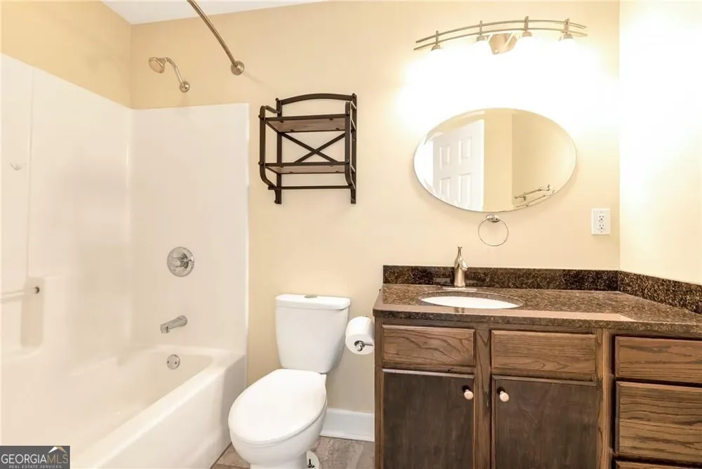 5640 Raintree TRCE Oakwood, GA 30566