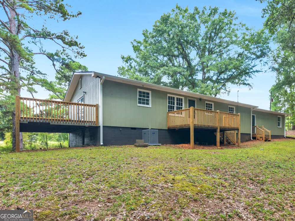 2172 Garner RD Gay, GA 30218
