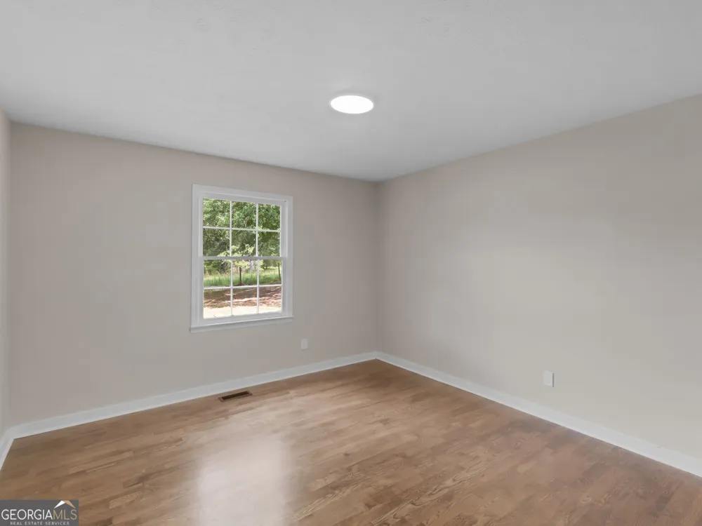 2172 Garner RD Gay, GA 30218