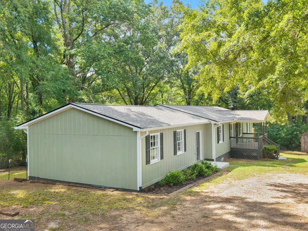 2172 Garner RD Gay, GA 30218