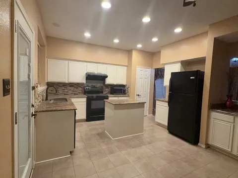 1208 Canoe Lane