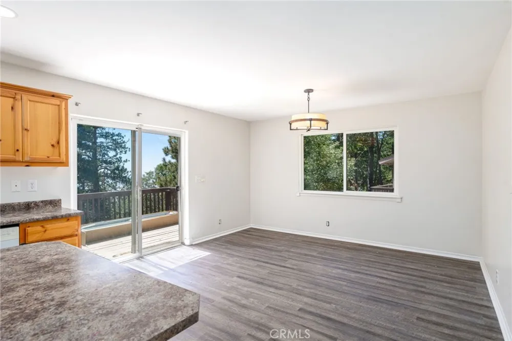 30979 Summit Drive Running Springs, CA 92382