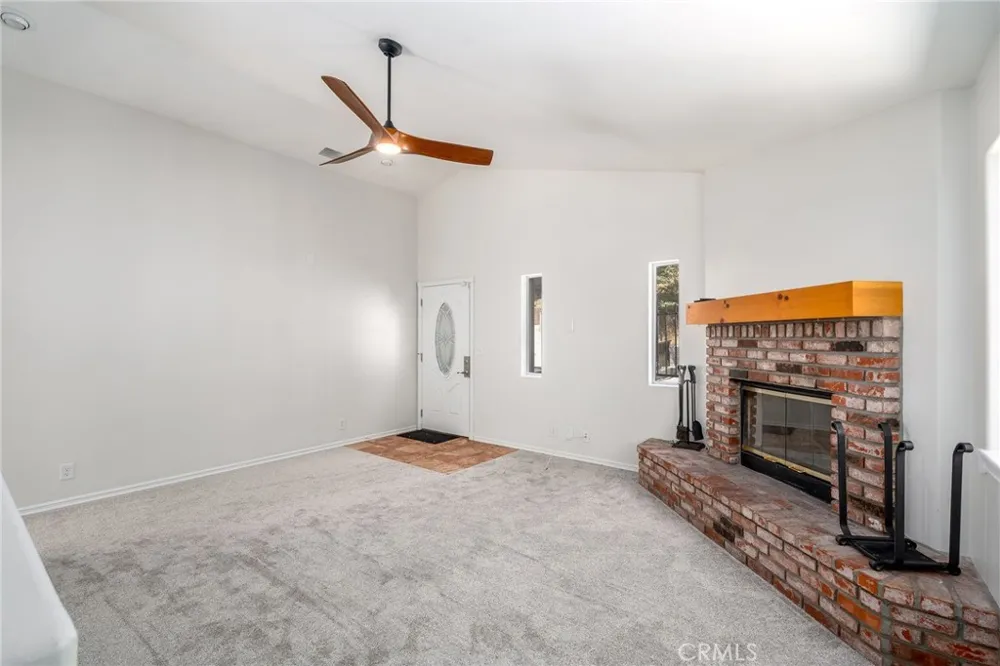 30979 Summit Drive Running Springs, CA 92382