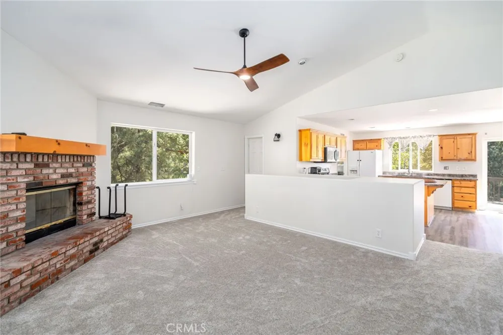 30979 Summit Drive Running Springs, CA 92382