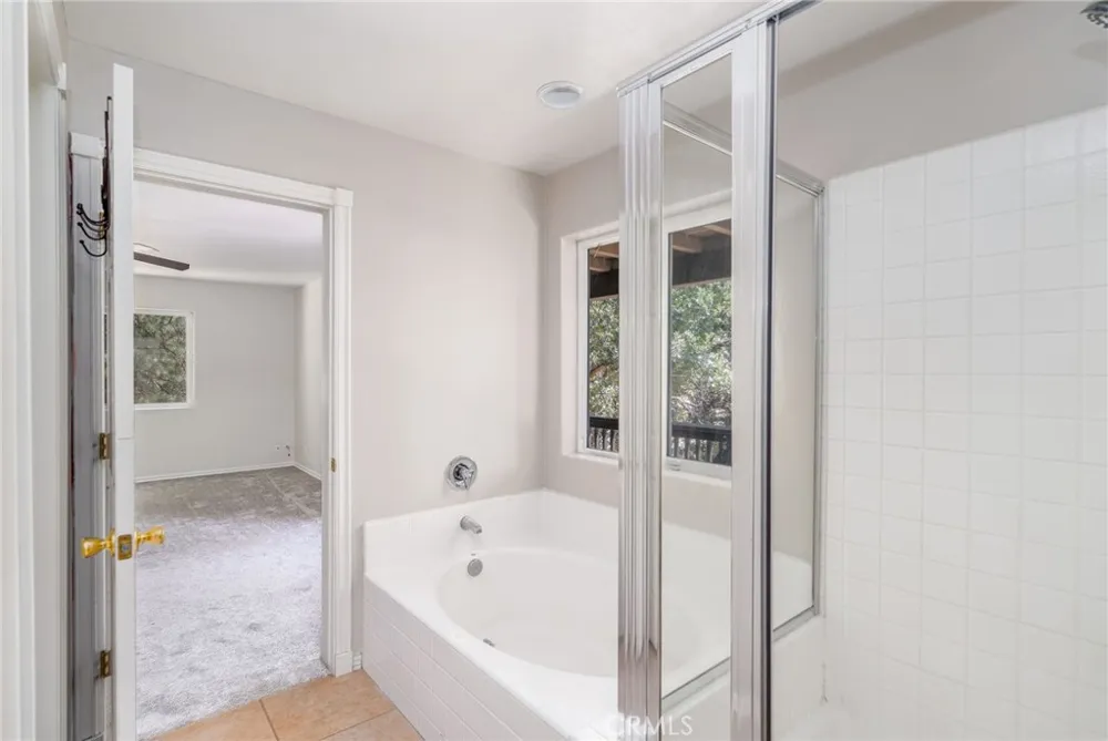30979 Summit Drive Running Springs, CA 92382