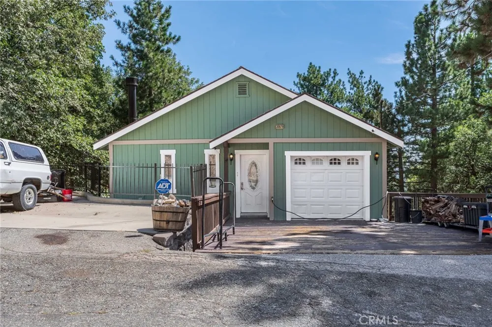 30979 Summit Drive Running Springs, CA 92382