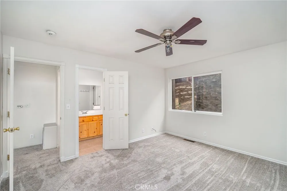 30979 Summit Drive Running Springs, CA 92382