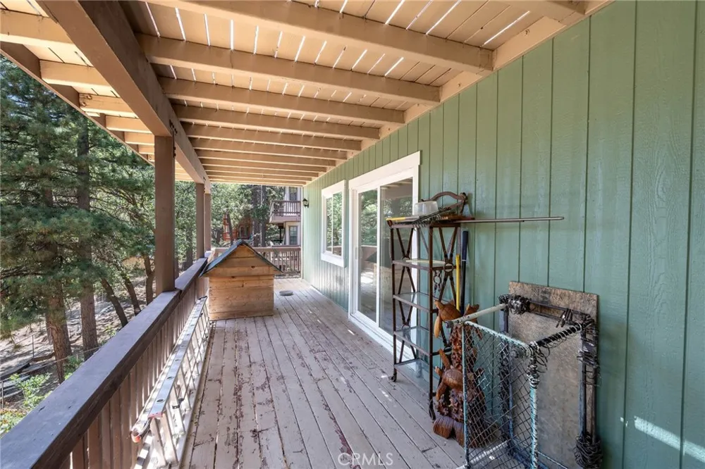 30979 Summit Drive Running Springs, CA 92382