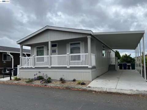 1422 Salamanca Ave #113