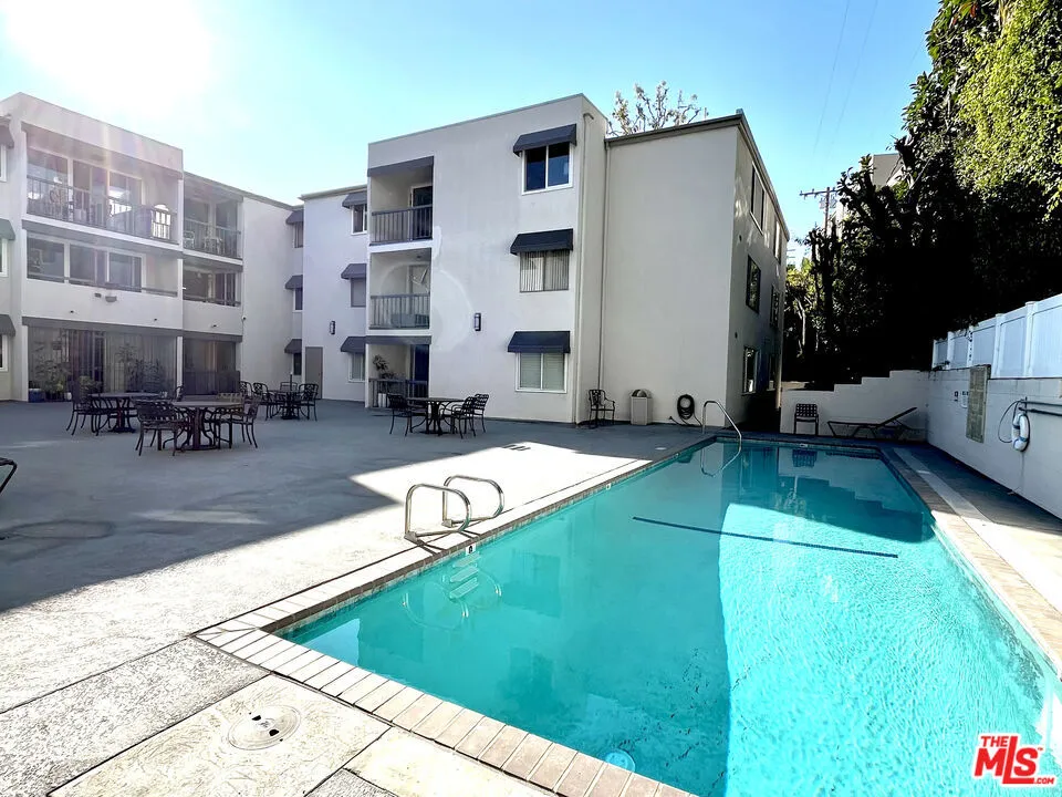 8535 W West Knoll Drive #301 West Hollywood, CA 90069