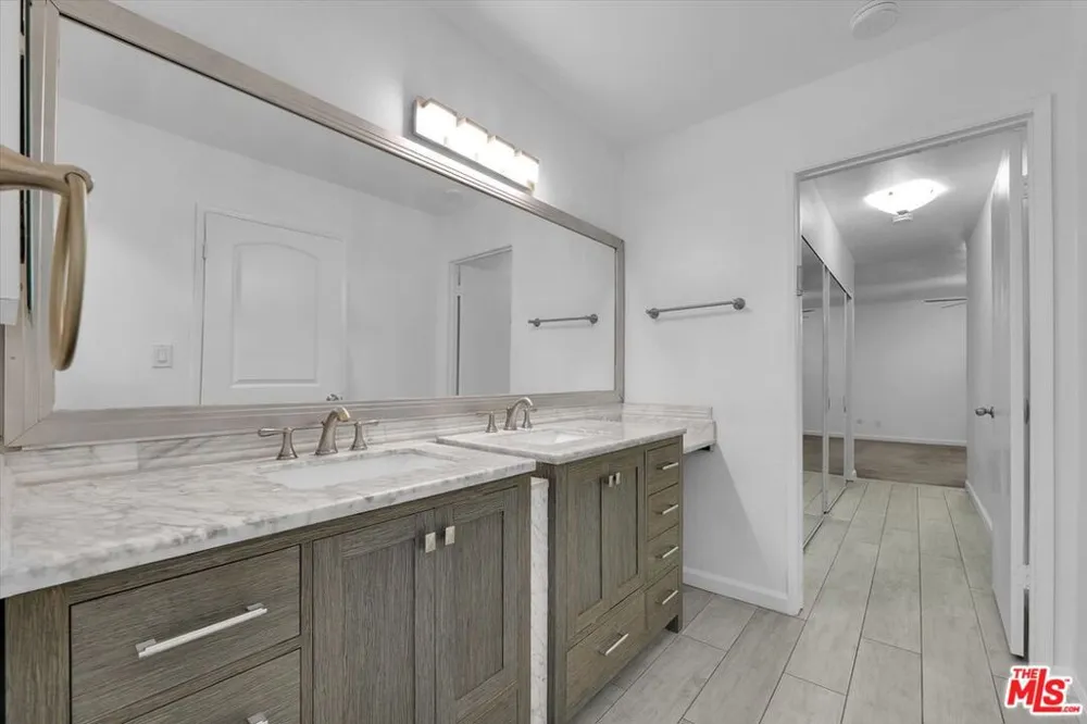 8535 W West Knoll Drive #301 West Hollywood, CA 90069