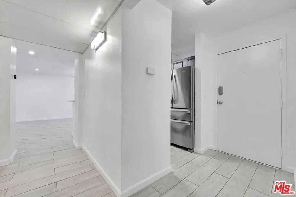 8535 W West Knoll Drive #301 West Hollywood, CA 90069