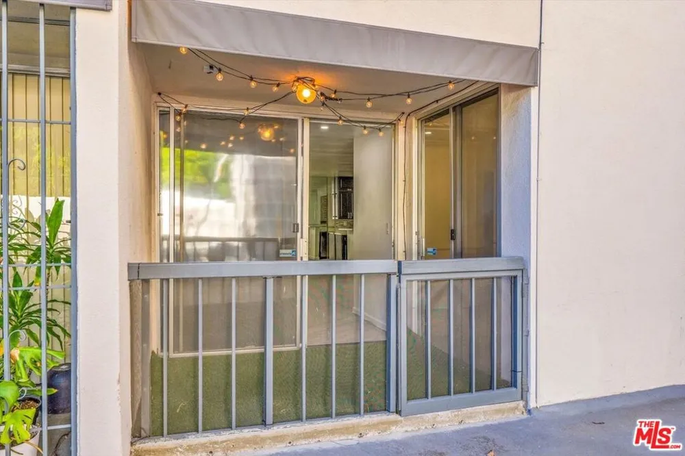 8535 W West Knoll Drive #301 West Hollywood, CA 90069