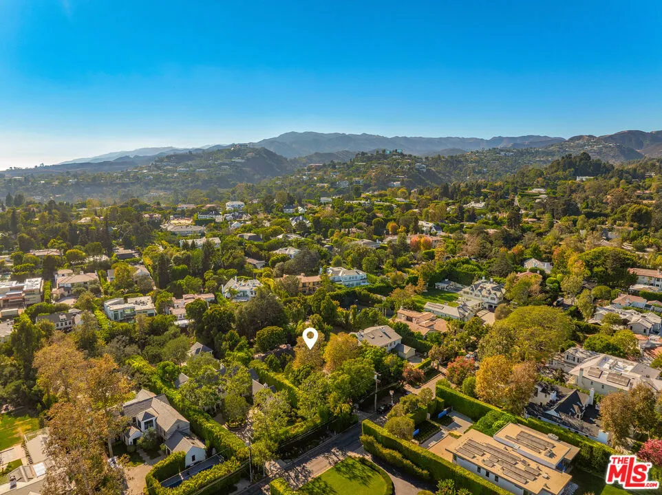 357 Carmelina Avenue Los Angeles, CA 90049