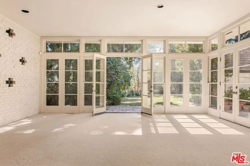 357 Carmelina Avenue Los Angeles, CA 90049