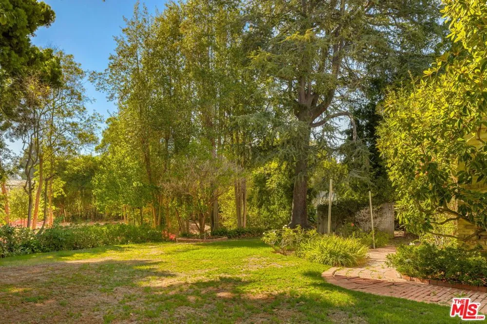 357 Carmelina Avenue Los Angeles, CA 90049