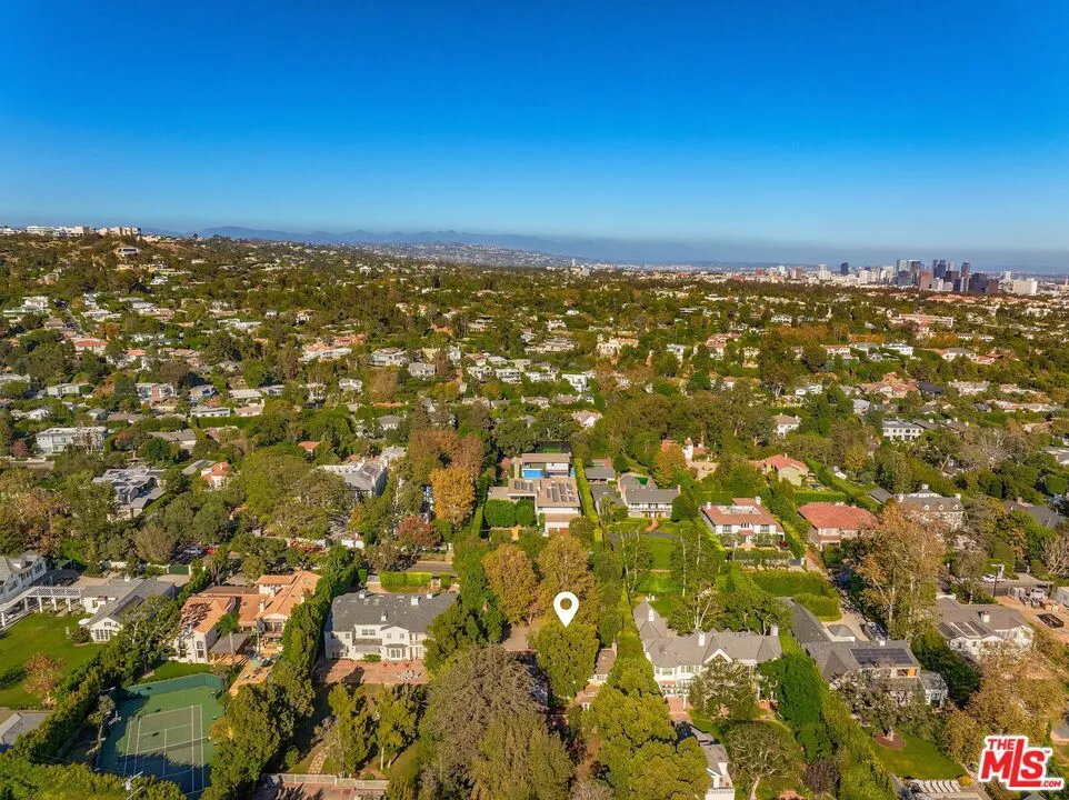 357 Carmelina Avenue Los Angeles, CA 90049