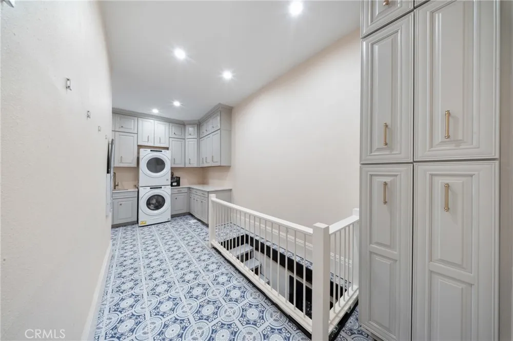700 Irwin Hanford, CA 93230