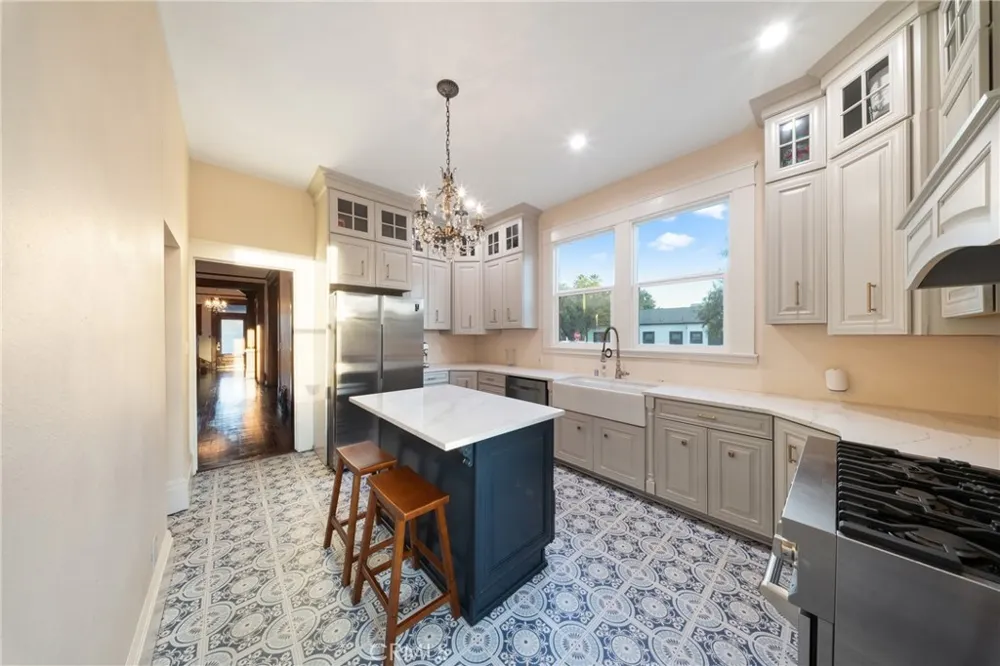 700 Irwin Hanford, CA 93230