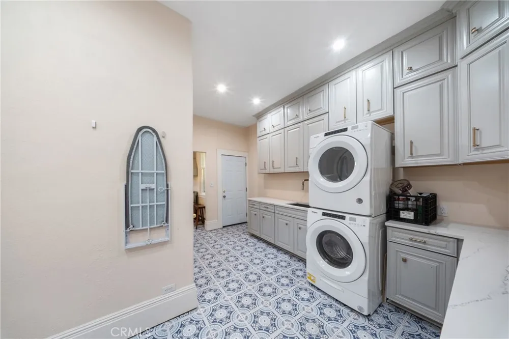 700 Irwin Hanford, CA 93230