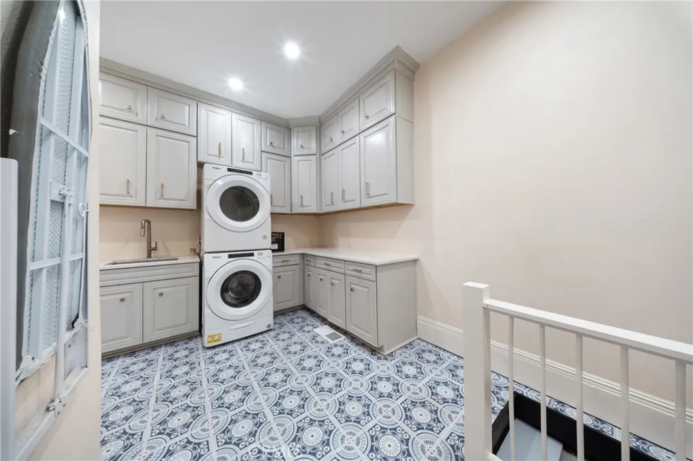 700 Irwin Hanford, CA 93230