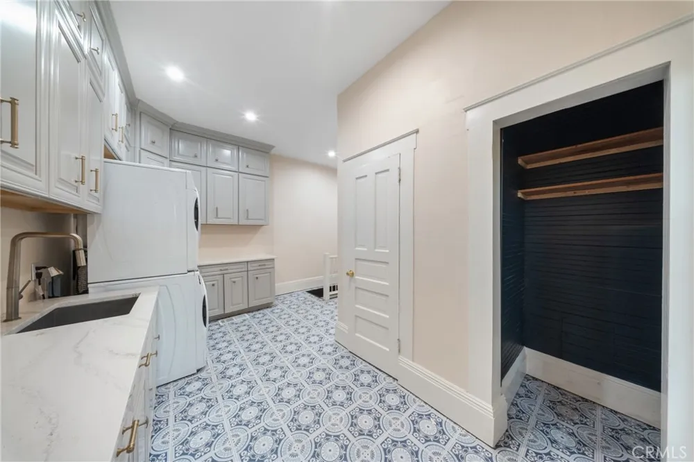 700 Irwin Hanford, CA 93230
