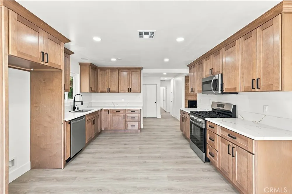 3970 Mt Vernon Riverside, CA 92507