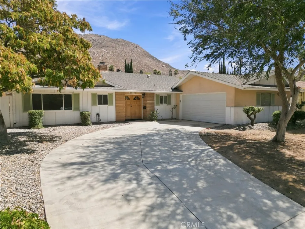 3970 Mt Vernon Riverside, CA 92507